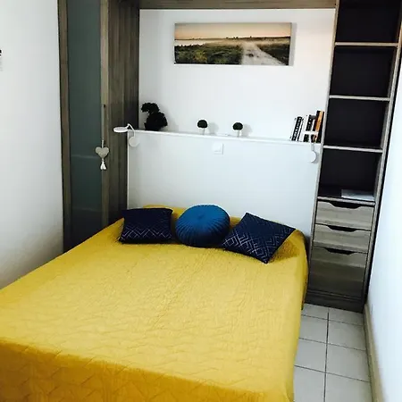 Apartment T3 A 150 M De La Confort *